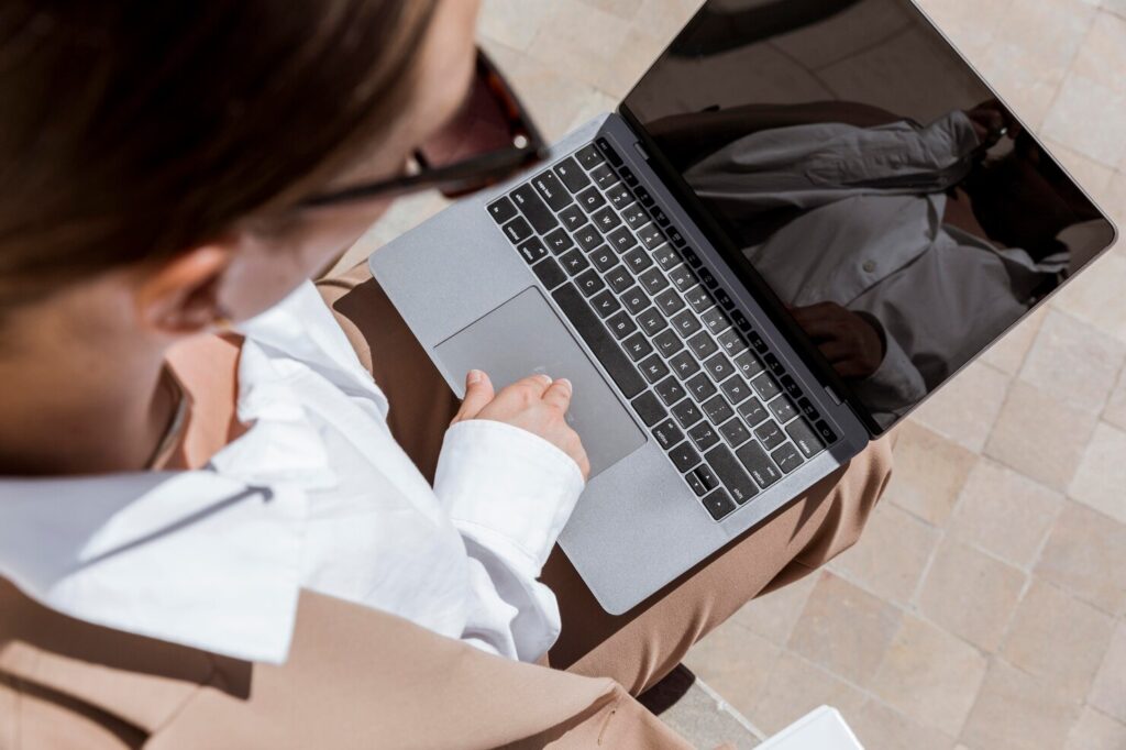 Authorized HP laptop distributor Russia supplying laptops for businesses and home users