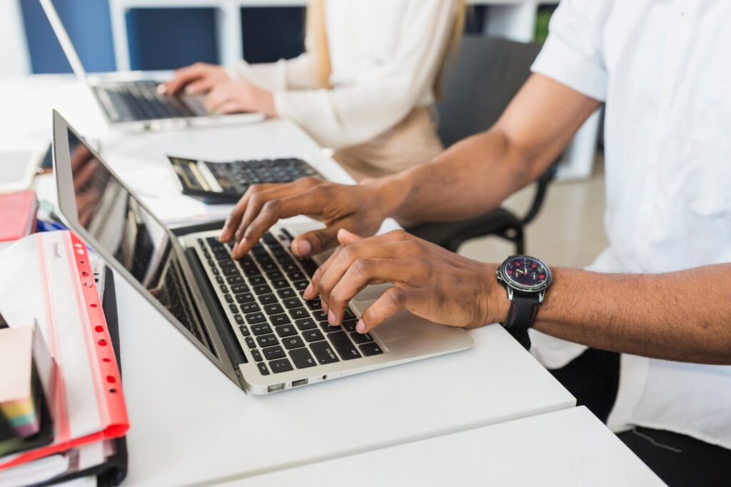 Authorized Lenovo laptop distributor Saudi Arabia with genuine laptops and IT support